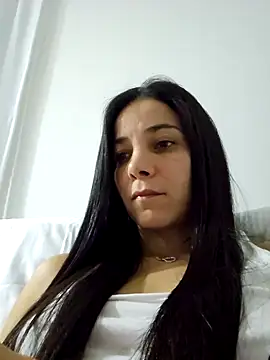 miaeyes online show from January 5, 2025, 1:56 am