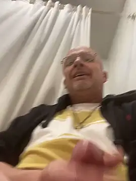 MoneyedOverlap online show from January 19, 2025, 11:32 pm