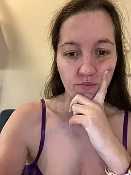 Snapshot of Nicole-Ray chatting on December 17, 2025, 10:20 am Nicole-Ray online show from December 17, 2025, 10:20 am