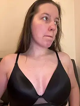 Snapshot of Nicole-Ray chatting on January 21, 2025, 6:45 pm Nicole-Ray online show from January 21, 2025, 6:45 pm