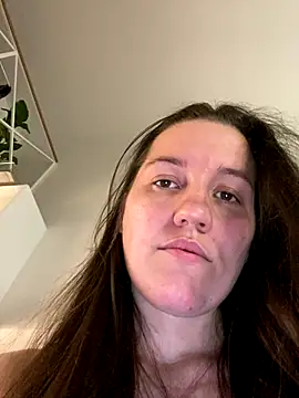 Snapshot of Nicole-Ray chatting on October 28, 2025, 8:35 am Nicole-Ray online show from October 28, 2025, 8:35 am