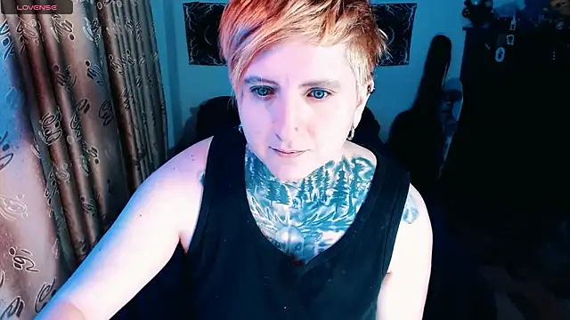 Marieblueeyes online show from November 9, 2025, 4:38 am