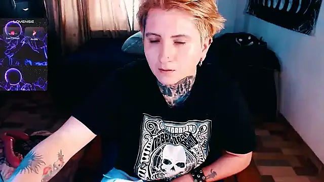 Marieblueeyes online show from November 20, 2025, 1:56 pm