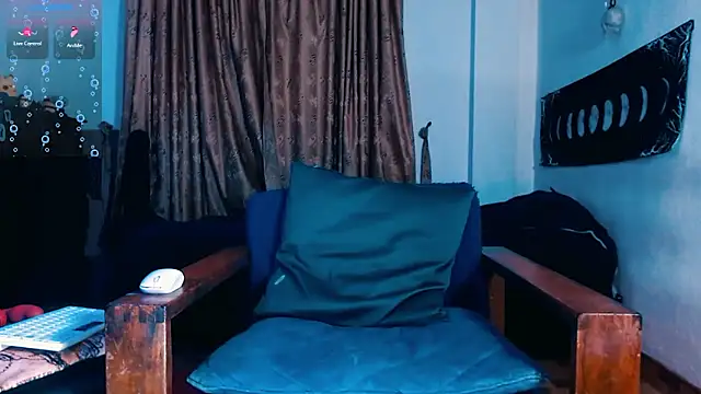 Marieblueeyes online show from November 27, 2025, 7:42 am