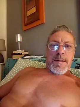 Riccardoitalianoxh online show from May 29, 2026, 9:43 pm