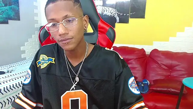 ManSant online show from October 29, 2025, 3:33 pm