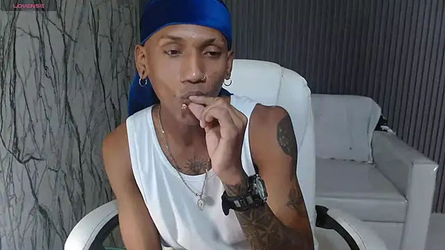 ManSant online show from October 26, 2025, 3:56 pm