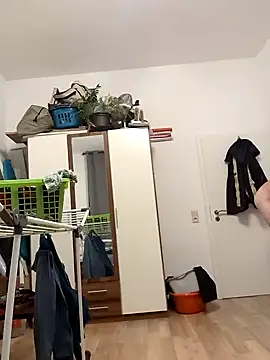 geilehure26 online show from January 3, 2025, 2:32 am