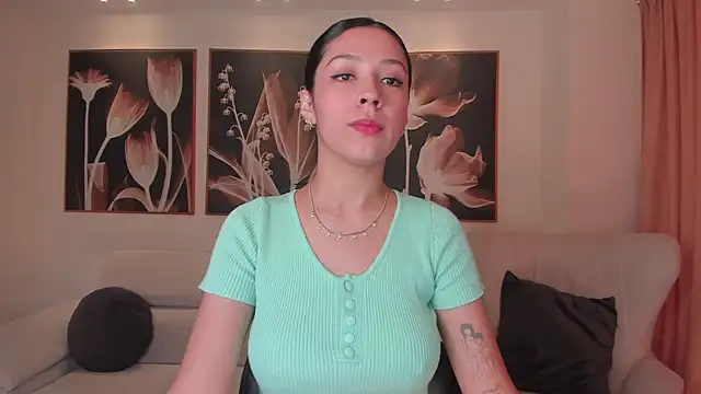 Snapshot of LilaWest chatting on September 11, 2025, 11:32 am LilaWest online show from September 11, 2025, 11:32 am