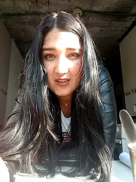 Snapshot of bella_vel chatting on January 7, 2025, 8:42 pm bella vel online show from January 7, 2025, 8:42 pm
