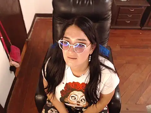 Snapshot of bella_vel chatting on March 12, 2025, 7:36 pm bella vel online show from March 12, 2025, 7:36 pm