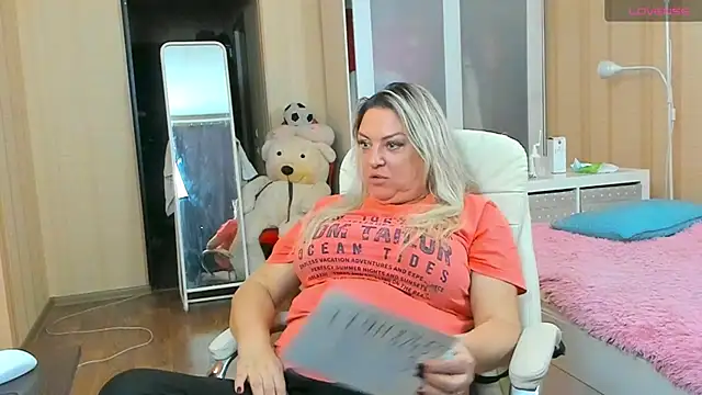 Snapshot of PamHardFuck chatting on September 28, 2025, 8:38 pm PamHardFuck online show from September 28, 2025, 8:38 pm