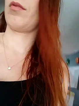 Snapshot of clara-francaise chatting on February 15, 2026, 12:59 pm clara-francaise online show from February 15, 2026, 12:59 pm