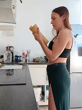 Snapshot of clara-francaise chatting on October 11, 2025, 12:06 pm clara-francaise online show from October 11, 2025, 12:06 pm