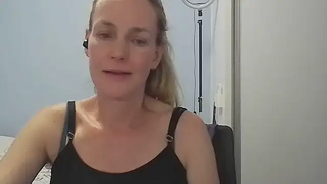 Annylove1 online show from January 15, 2026, 12:25 am