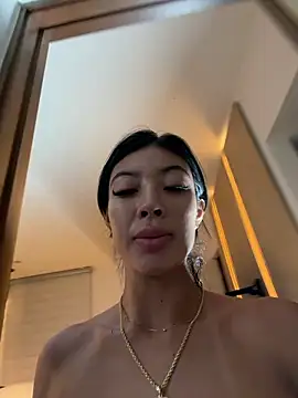 Snapshot of KalaBeckett_ chatting on April 11, 2026, 11:47 am KalaBeckett online show from April 11, 2026, 11:47 am