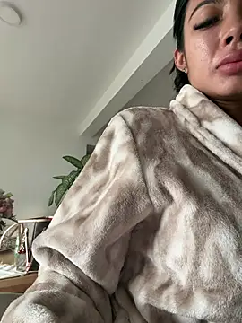 Snapshot of KalaBeckett_ chatting on April 6, 2026, 11:33 am KalaBeckett online show from April 6, 2026, 11:33 am