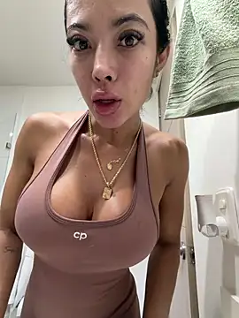 Snapshot of KalaBeckett_ chatting on April 8, 2026, 12:17 pm KalaBeckett online show from April 8, 2026, 12:17 pm