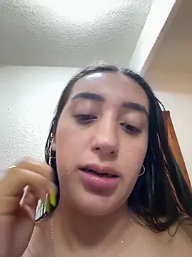 Snapshot of Hannahoff chatting on May 29, 2026, 3:34 am Hannahoff online show from May 29, 2026, 3:34 am