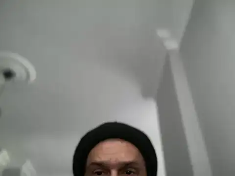 Snapshot of ALPHANDRE chatting on December 3, 2025, 6:36 am ALPHANDRE online show from December 3, 2025, 6:36 am