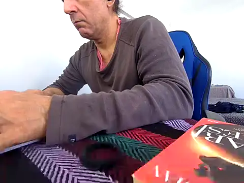 Snapshot of ALPHANDRE chatting on November 16, 2025, 10:09 am ALPHANDRE online show from November 16, 2025, 10:09 am