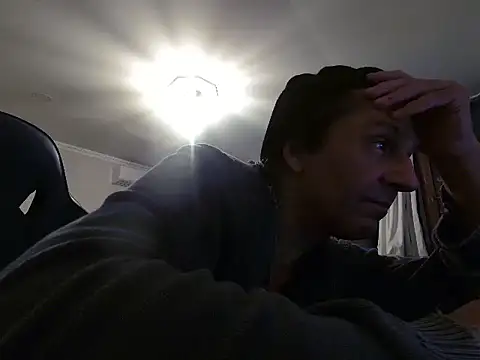 Snapshot of ALPHANDRE chatting on November 5, 2025, 8:23 pm ALPHANDRE online show from November 5, 2025, 8:23 pm