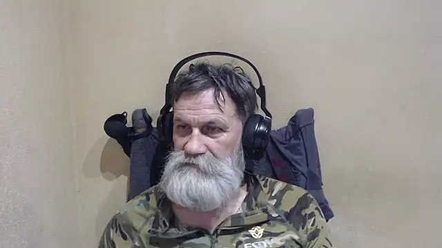 Snapshot of AlexNudo chatting on February 15, 2026, 8:24 am AlexNudo online show from February 15, 2026, 8:24 am