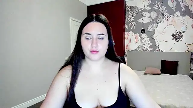 Roxie Bradley online show from February 16, 2026, 6:56 am