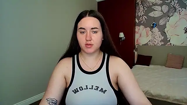 Snapshot of Roxie_Bradley chatting on July 8, 2026, 5:41 am Roxie Bradley online show from July 8, 2026, 5:41 am