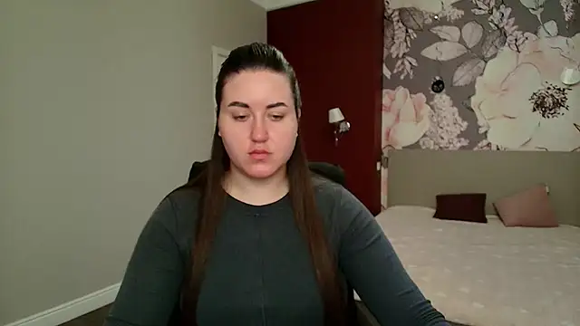 Snapshot of Roxie_Bradley chatting on April 23, 2026, 5:36 am Roxie Bradley online show from April 23, 2026, 5:36 am