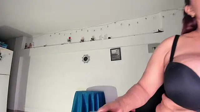 Sinthia Collins online show from February 26, 2026, 2:22 am