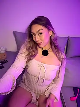 Im sophiie online show from May 22, 2026, 7:17 am