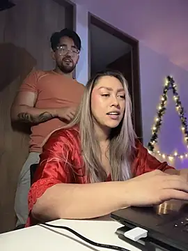 Im sophiie online show from December 2, 2025, 6:37 am