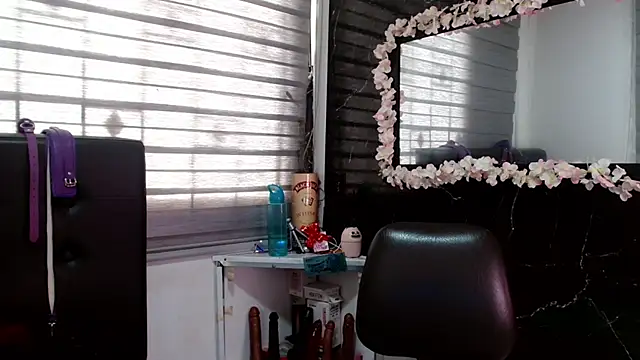 VIOLETTA-HOT online show from March 18, 2025, 5:01 pm