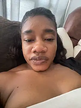 Snapshot of _yisela_ chatting on May 6, 2026, 8:13 pm yisela online show from May 6, 2026, 8:13 pm
