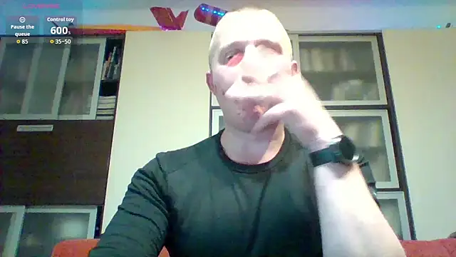 Matttthees online show from November 9, 2025, 9:08 pm