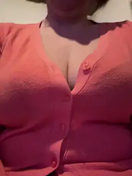 Snapshot of sweetmystery1 chatting on February 25, 2025, 5:40 pm sweetmystery1 online show from February 25, 2025, 5:40 pm