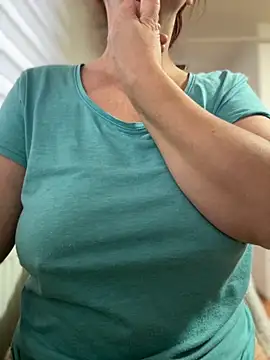 Snapshot of sweetmystery1 chatting on October 24, 2025, 6:23 am sweetmystery1 online show from October 24, 2025, 6:23 am