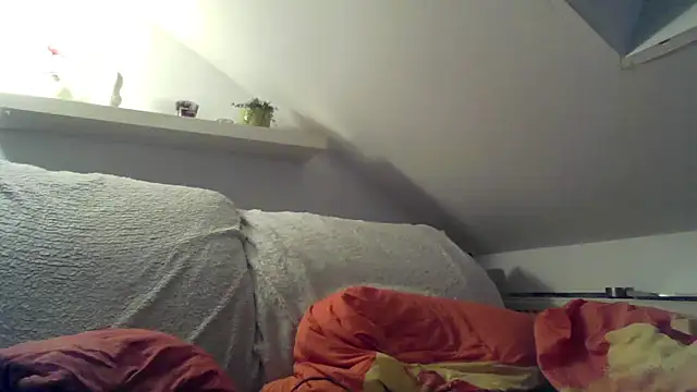 Snapshot of Cambitchboy chatting on March 13, 2025, 10:32 pm Cambitchboy online show from March 13, 2025, 10:32 pm