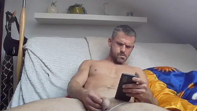 Snapshot of Cambitchboy chatting on September 30, 2025, 1:39 pm Cambitchboy online show from September 30, 2025, 1:39 pm