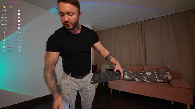 Demianblake online show from October 31, 2025, 5:42 pm