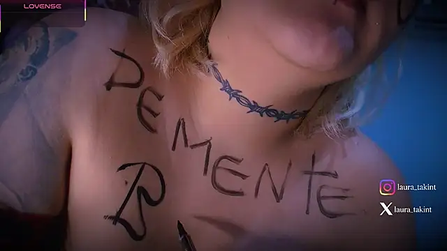 Snapshot of Laura_takint chatting on September 18, 2025, 9:51 pm Laura takint online show from September 18, 2025, 9:51 pm