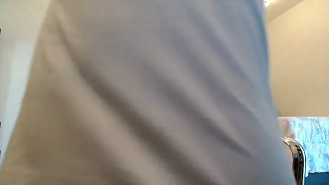 Snapshot of Pinkye_skarlet chatting on February 15, 2025, 12:04 am Pinkye skarlet online show from February 15, 2025, 12:04 am