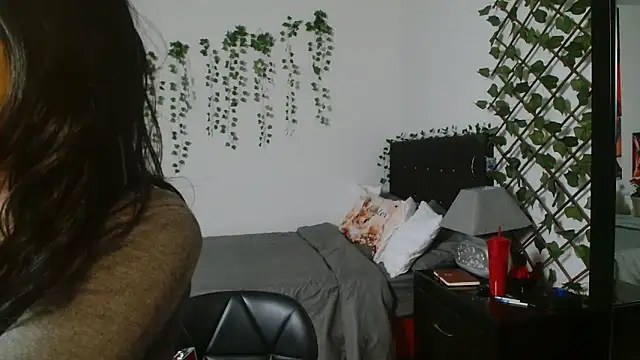 Snapshot of Pinkye_skarlet chatting on November 14, 2025, 9:24 am Pinkye skarlet online show from November 14, 2025, 9:24 am