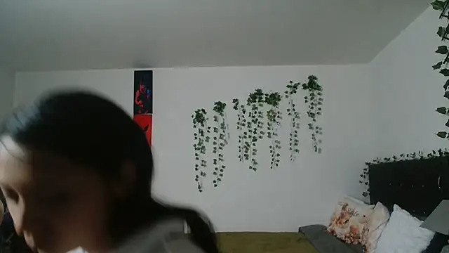 Snapshot of Pinkye_skarlet chatting on November 17, 2025, 7:23 am Pinkye skarlet online show from November 17, 2025, 7:23 am