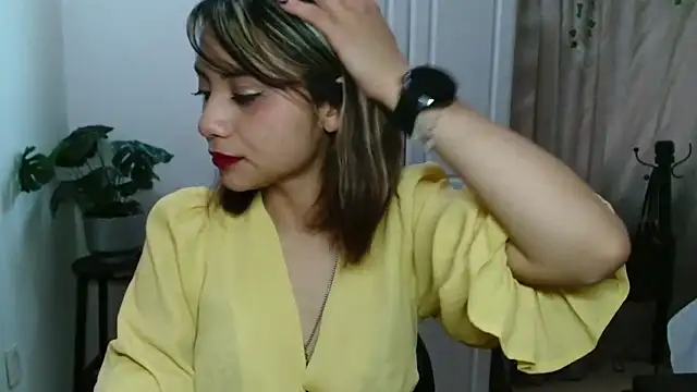 Pinkye skarlet online show from April 17, 2026, 6:55 pm