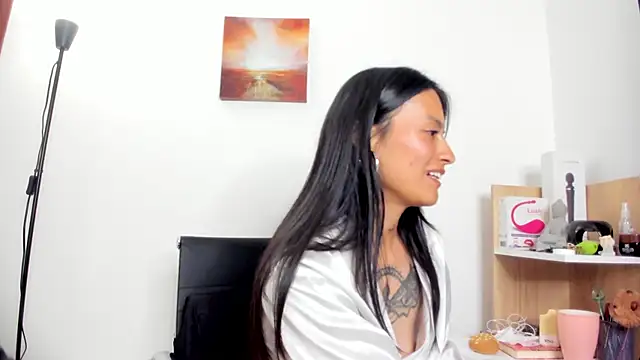 nia  white online show from March 7, 2026, 12:50 am