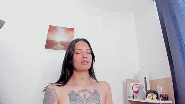 Snapshot of nia__white chatting on September 12, 2025, 5:24 pm nia white online show from September 12, 2025, 5:24 pm