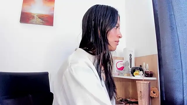 Snapshot of nia__white chatting on October 10, 2025, 5:47 pm nia white online show from October 10, 2025, 5:47 pm