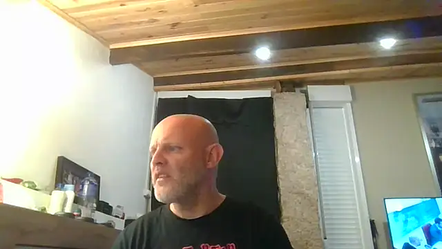 Snapshot of davigochi77bcn chatting on November 6, 2025, 6:56 pm davigochi77bcn online show from November 6, 2025, 6:56 pm